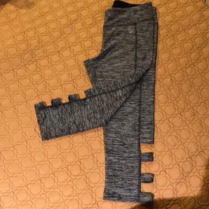 Capri spandex gray workout pants with calf detail